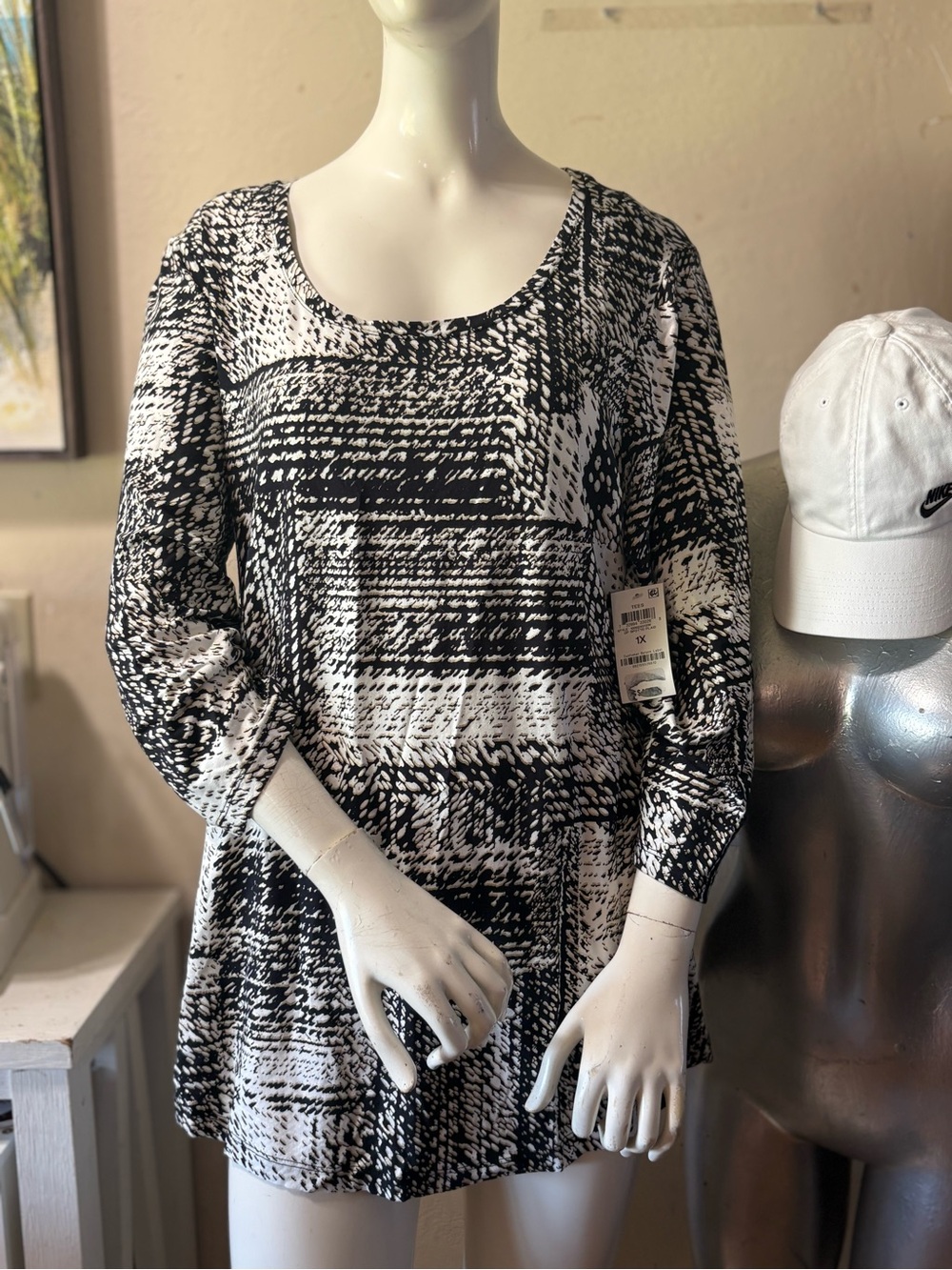 JM Collection Black and White Printed Long Sleeve Blouse